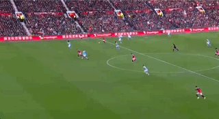 护球算不算参与进攻？曼联争议球让足球专家吵翻天